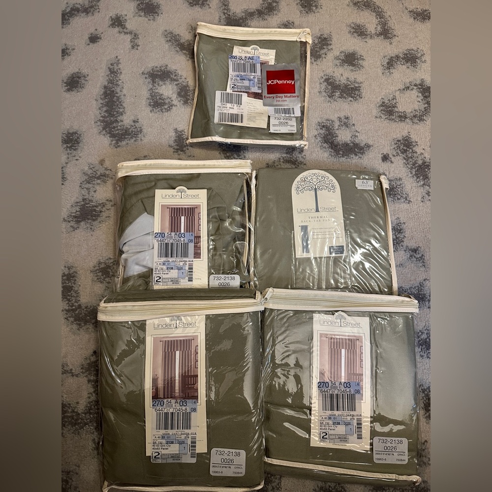 4 JCPenney/Linden Street Thermal back tab panels and 1 thermal back tab valance